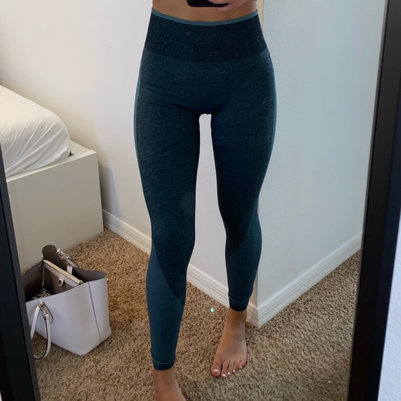 PINK VS WORKOUT LEGGINGS - Picture 4 of 4